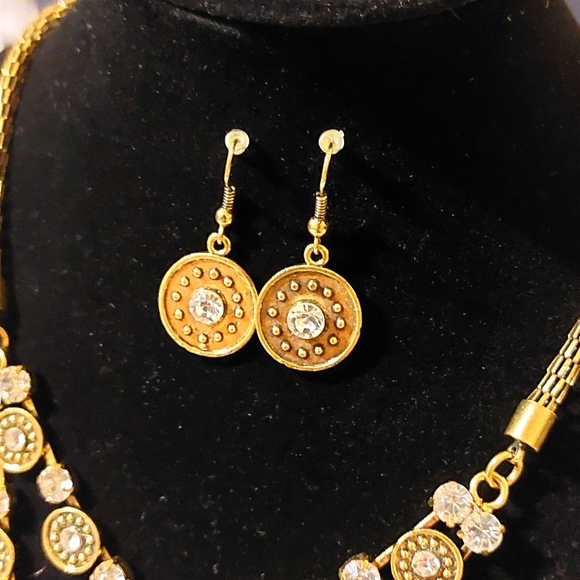 Gold costume jewelry set with yellow rhinestones - Picture 6 of 6